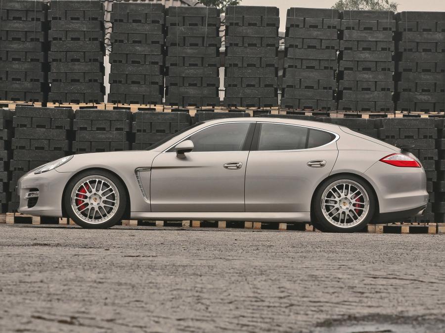  Porsche Panamera Turbo by McChip-DKR 2009 года  (фото 12 из 16)